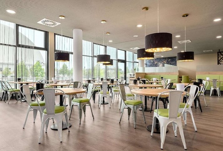 Super 8 by Wyndham Oberhausen