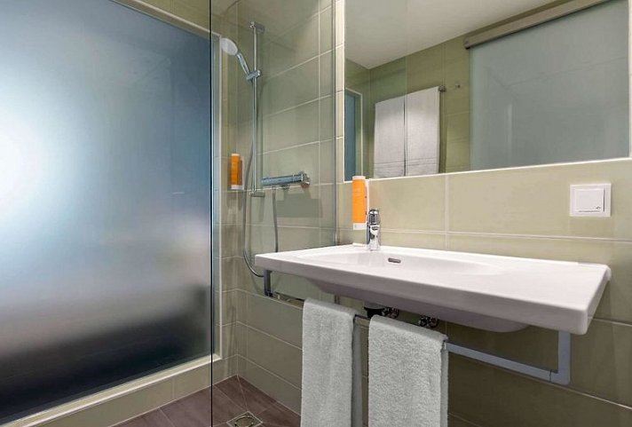 Super 8 by Wyndham Oberhausen