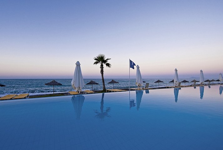 Giannoulis Grand Bay Beach Resort