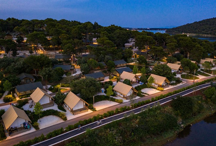 Arena One 99 Glamping