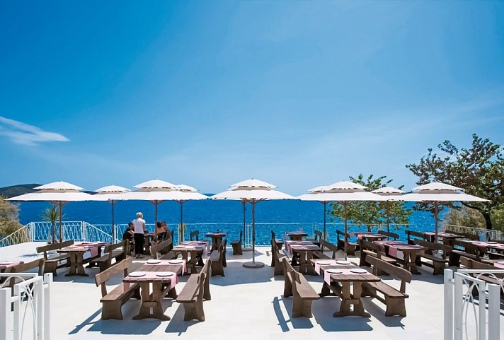 Amadria Park Camping Trogir (by Happy Camp)