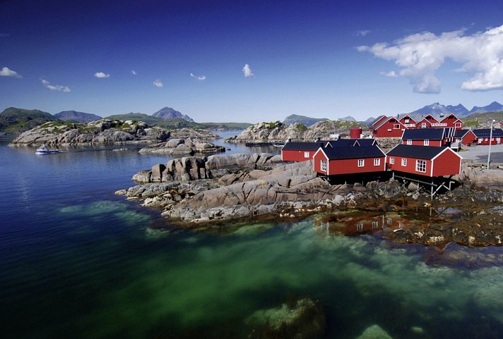 Norwegens Küste mit über 100 Fjorden & dem Nordkap