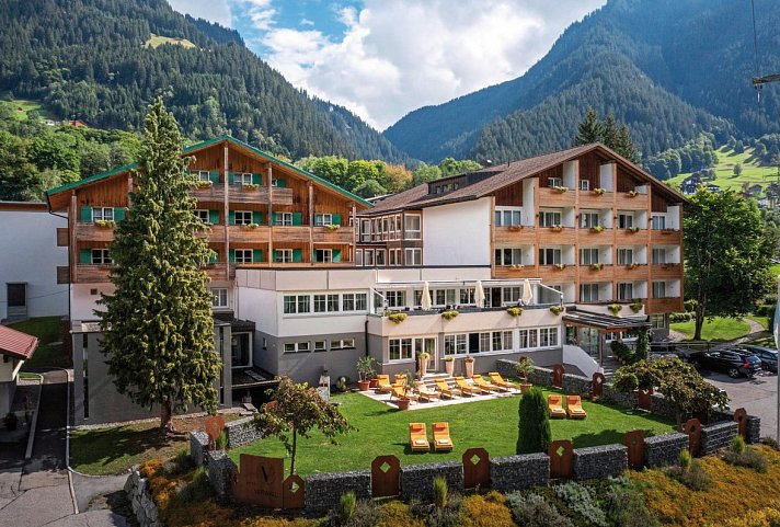 first mountain Hotel Montafon - Außenansicht