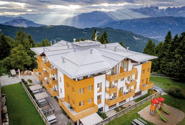 Alpine Mugon - Aussenansicht - Luftaufnahme