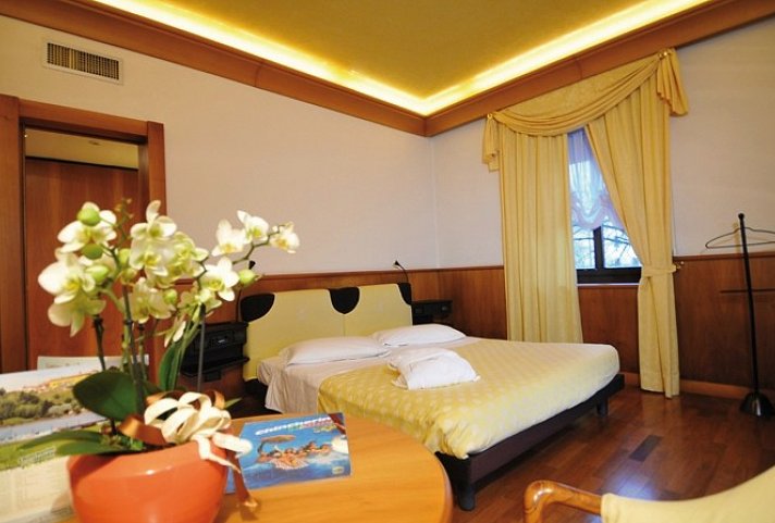 Grand Hotel Astoria - Wohnbeispiel Doppelzimmer Standard (Zimmercodierung DB1)