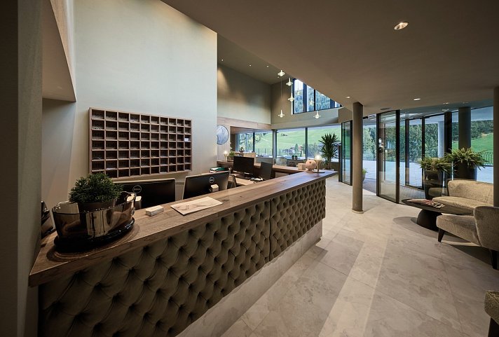 Berghotel Ratschings - Rezeption/Empfangshalle/Lounge