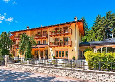 Lake Hotel Lagolo Monte Bondone