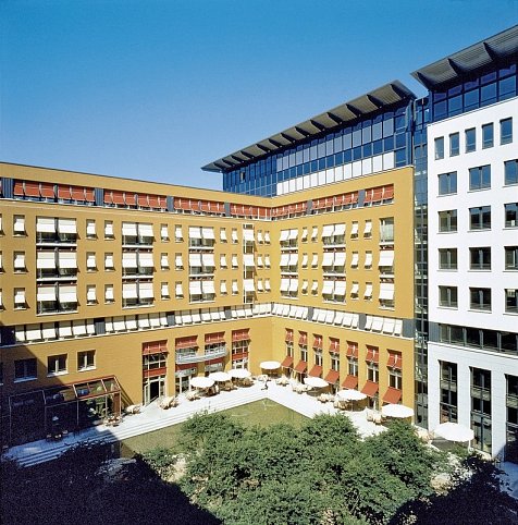 Hotel Elbflorenz Dresden - Innenhof des Hotels