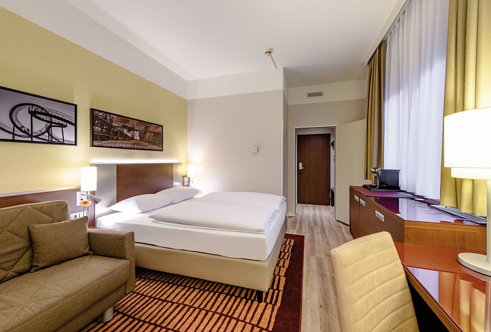 MOVIE PARK GERMANY & Mercure Hotel Duisburg City