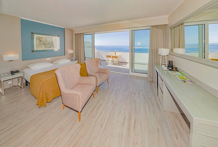 Orca Praia - Wohnbeispiel Doppelzimmer Deluxe Meerblick (Zimmercodierungen DDM & D1M)