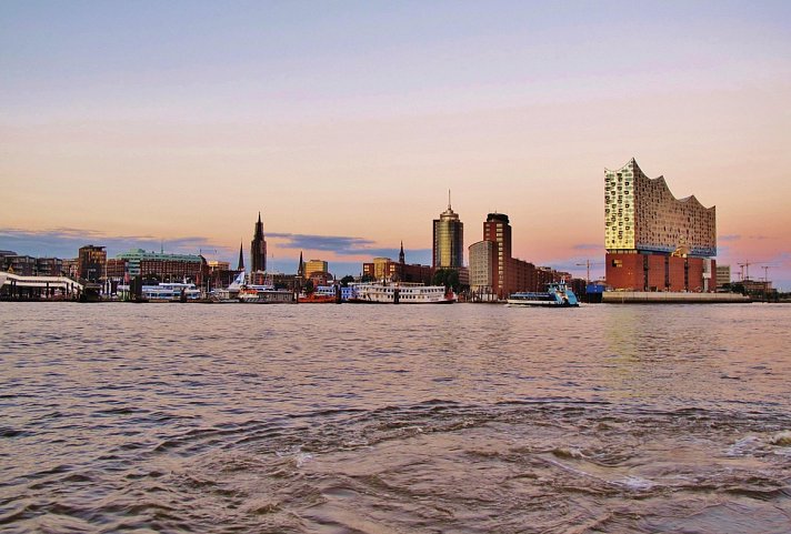 Kreuzfahrt Island & Schottland inkl. Parkplatz - Hamburg