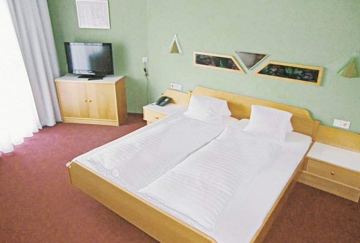 Hotel Alpenfriede - Wohnbeispiel Doppelzimmer Talblick (Zimmercodierung DB8)