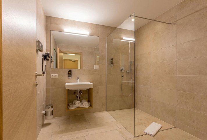 KOSIS Sports Lifestyle Hotel - Wohnbeispiel Badezimmer