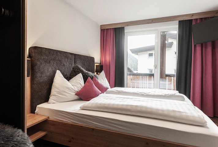 first Mountain Hotel Ötztal - Beispiel Doppelzimmer Basic