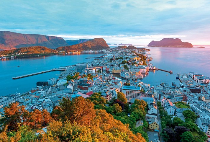 Kreuzfahrt Norwegen inkl. Parkplatz - Ålesund