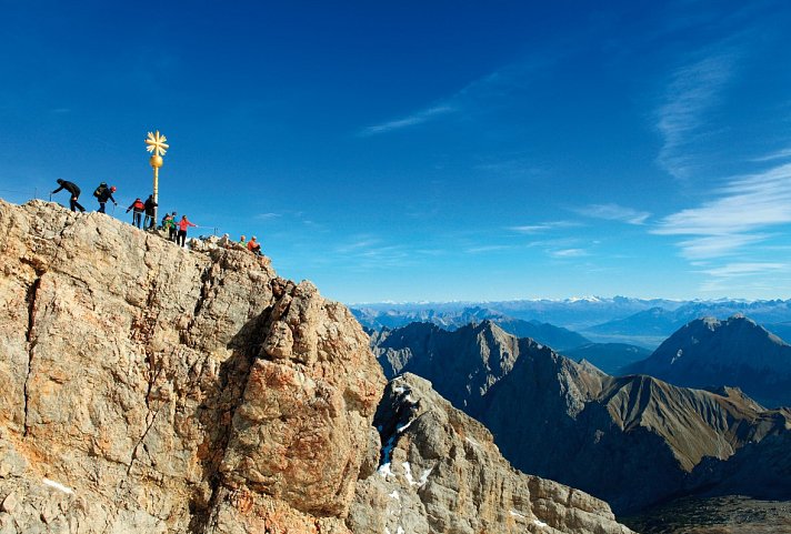 HENRI Hotel Garmisch-Partenkirchen - Zugspitze Gipfelkreuz