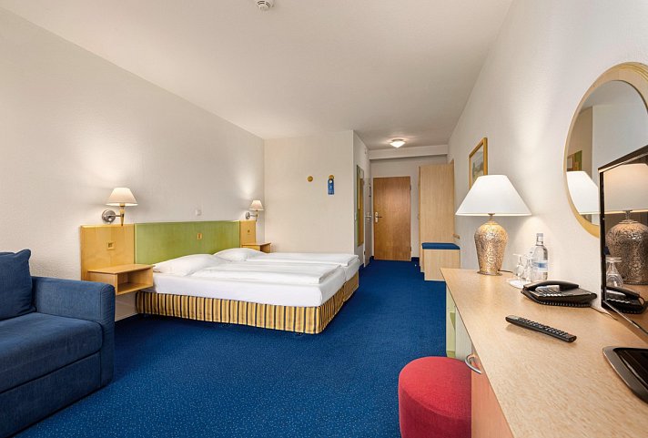 IFA Rügen Hotel & Ferienpark - Wohnbeispiel Doppelzimmer Balkon (Zimmercodierungen DB1 & DC1)