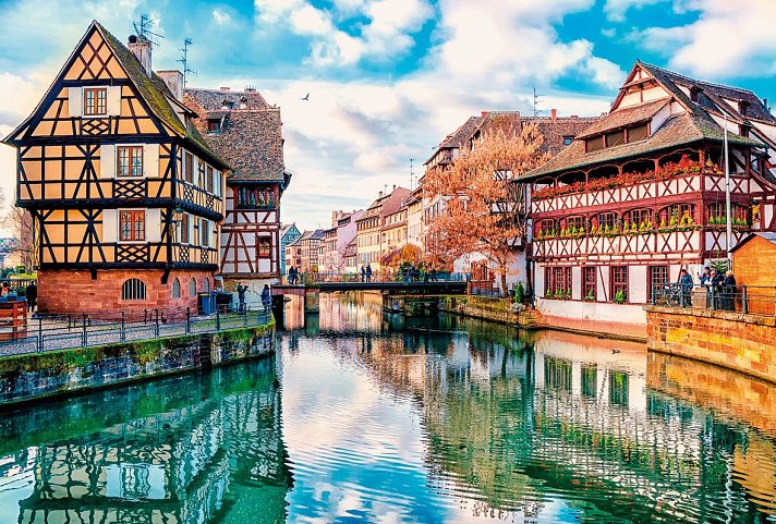 Hotel Le Jean-Sébastian Bach - Traditionelle Fachwerkhäuser am Grachtenviertel La Petite France in Straßburg, UNESCO-Weltkulturerbe, Elsass, Frankreich