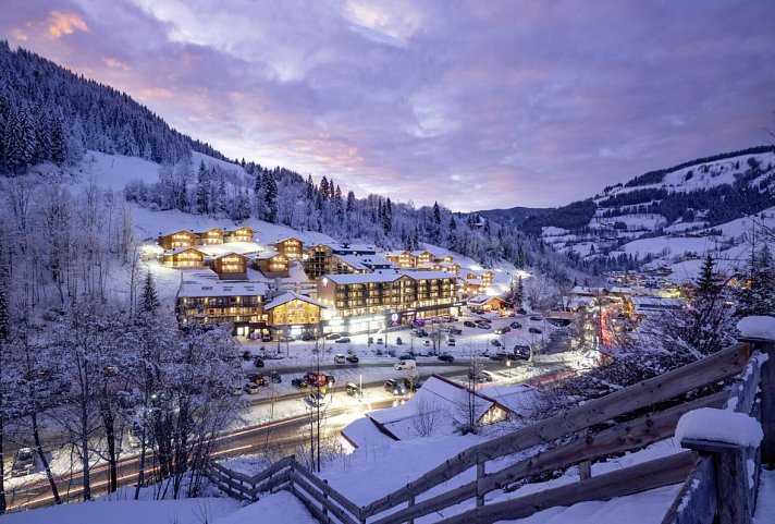 Hotel ADAPURA Wagrain - Außenansicht im Winter