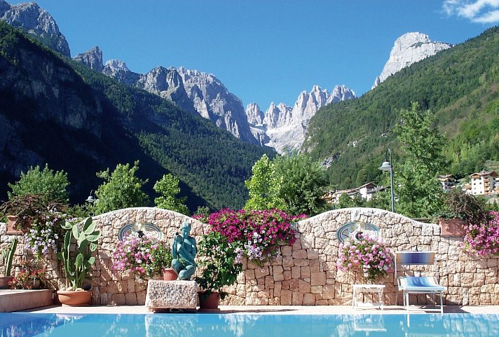 Alle Dolomiti Boutique Lake Hotel