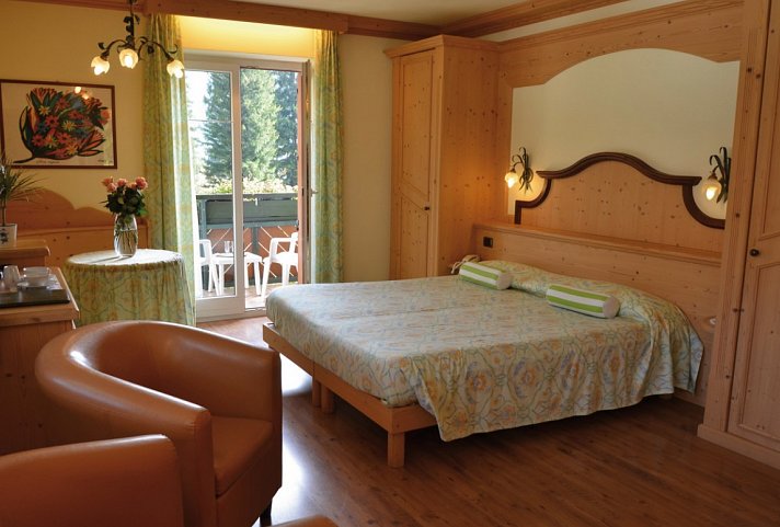 Alle Dolomiti Boutique Lake Hotel