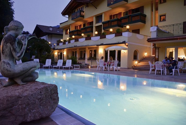 Alle Dolomiti Boutique Lake Hotel - Hotel mit Außenpool