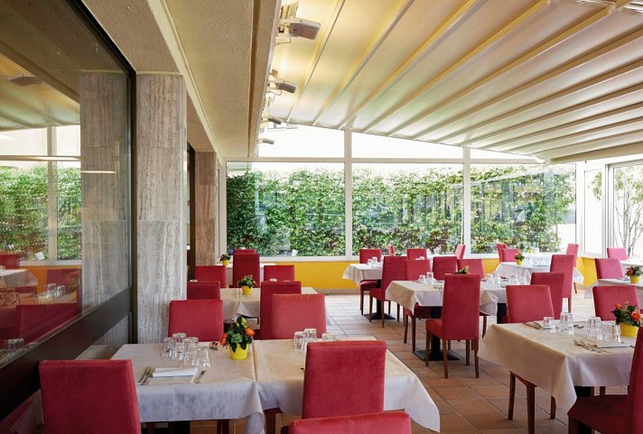 Hotel Royal Village - Restaurant - Terrasse