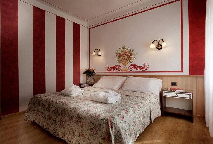 Hotel Miralago - Wohnbeispiel Doppelzimmer Bergblick