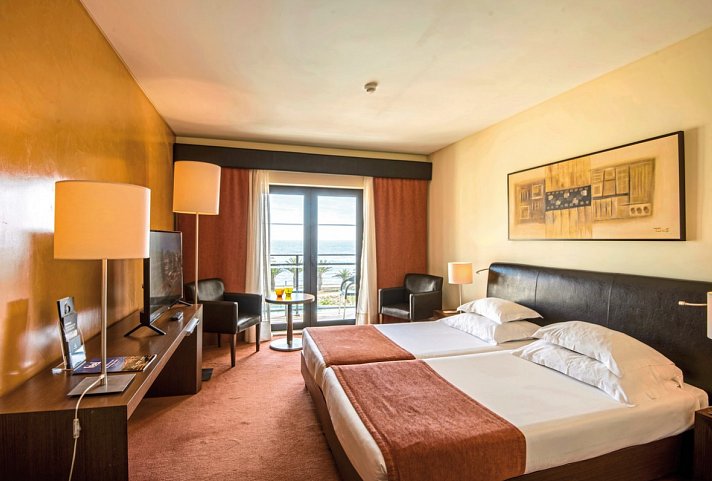 Hotel Vila Galé Santa Cruz - Wohnbeispiel Doppelzimmer Meerblick (Zimmercodierung DBM)