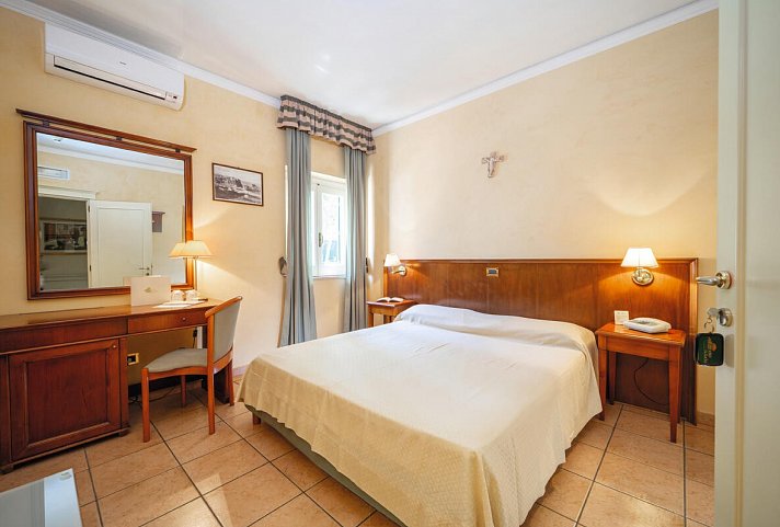 Hotel Santa Lucia - Wohnbeispiel Doppelzimmer (Zimmercodierung DB1)