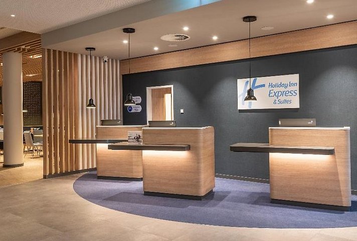 Holiday Inn Express & Suites Potsdam