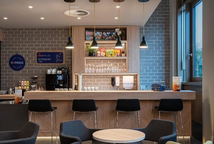 Holiday Inn Express & Suites Potsdam