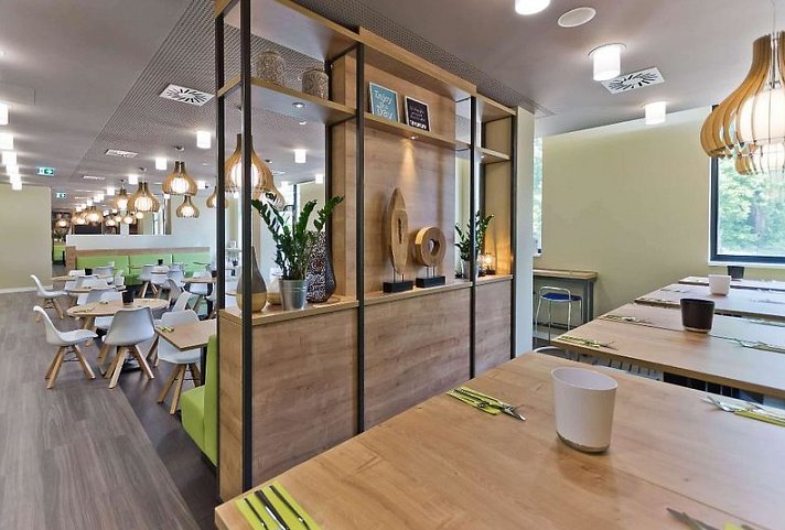 Super 8 by Wyndham Oberhausen