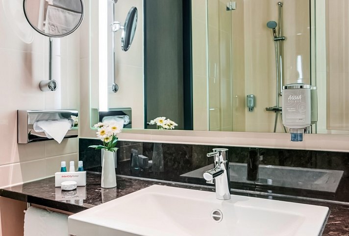 IntercityHotel Hamburg Dammtor-Messe - Wohnbeispiel Doppelzimmer Standard (Zimmercodierungen DG1 & DC1)