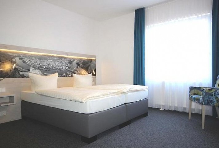 Moselhotel Sonnenuhr