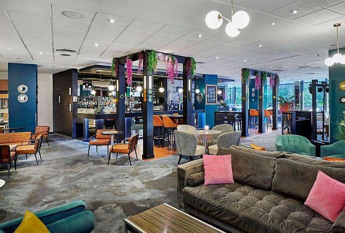 Novotel London West