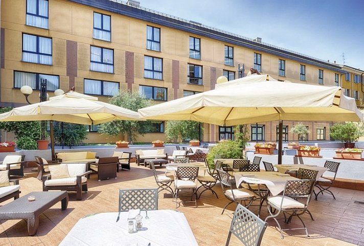 Leonardo Hotel Milan City Center