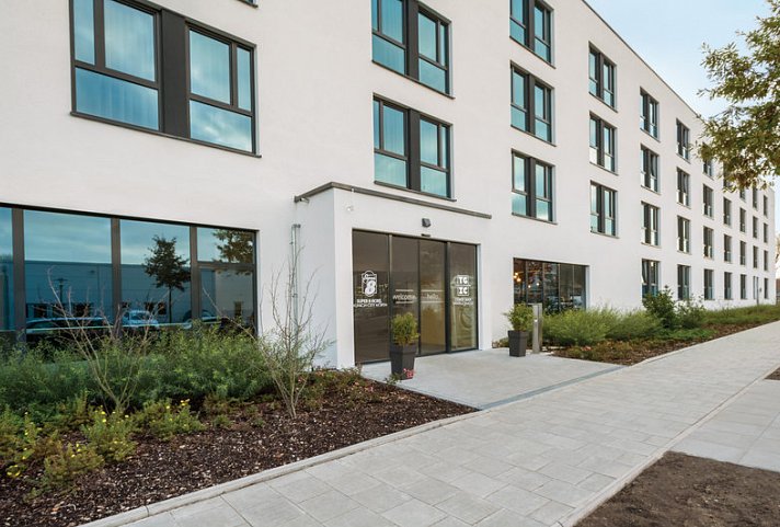 Super 8 by Wyndham Munich City North