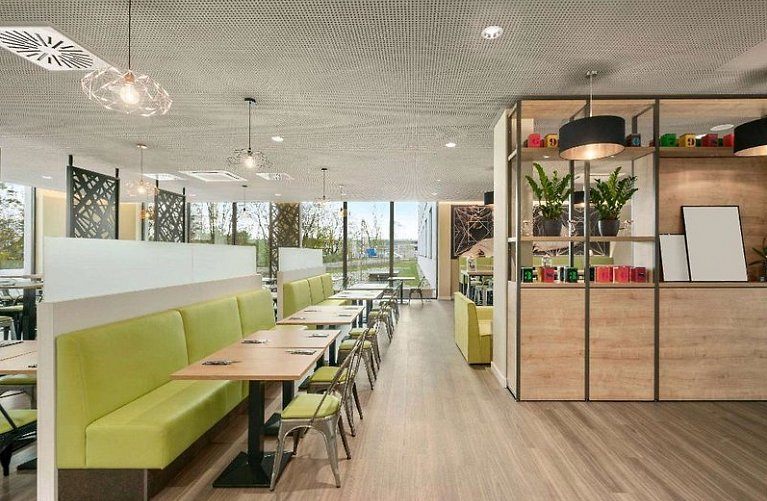 Super 8 by Wyndham Munich City North