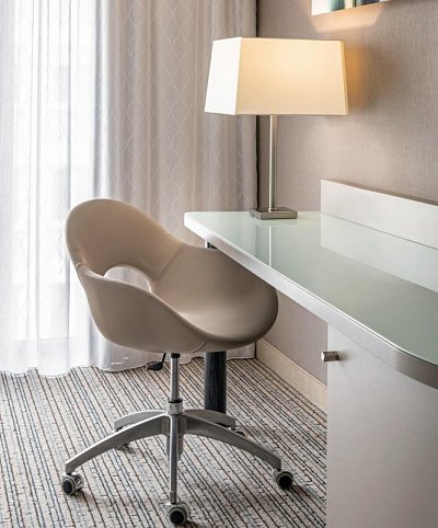 Courtyard by Marriott Munich City Center - Wohnbeispiel Deluxe Zimmer mit 1 Kingsize-Bett
