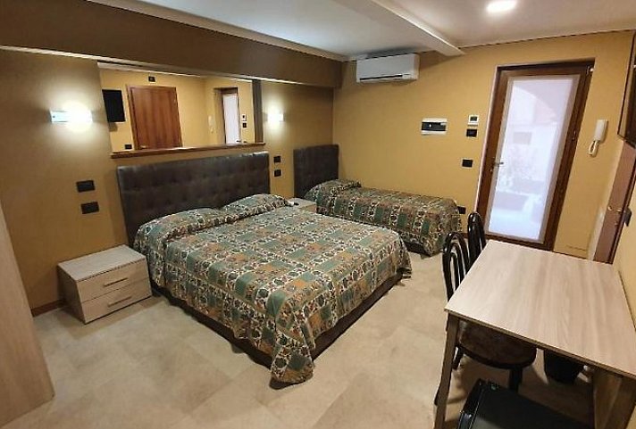 Hotel Azalea