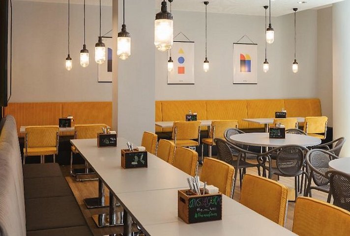 Holiday Inn - the niu, Form