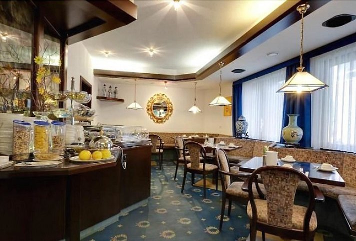 Astoria am Urachplatz