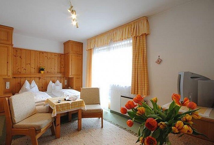 PEOPLE’S HOTEL