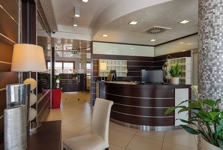 Kairos Garda Hotel