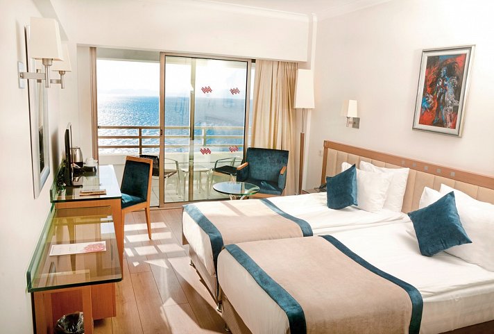 Korumar Deluxe Hotel