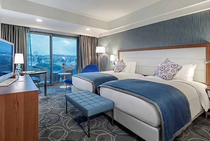 Double Tree by Hilton Kusadasi - Wohnbeispiel Doppelzimmer Landblick (Zimmercodierungen DBL & DCL)