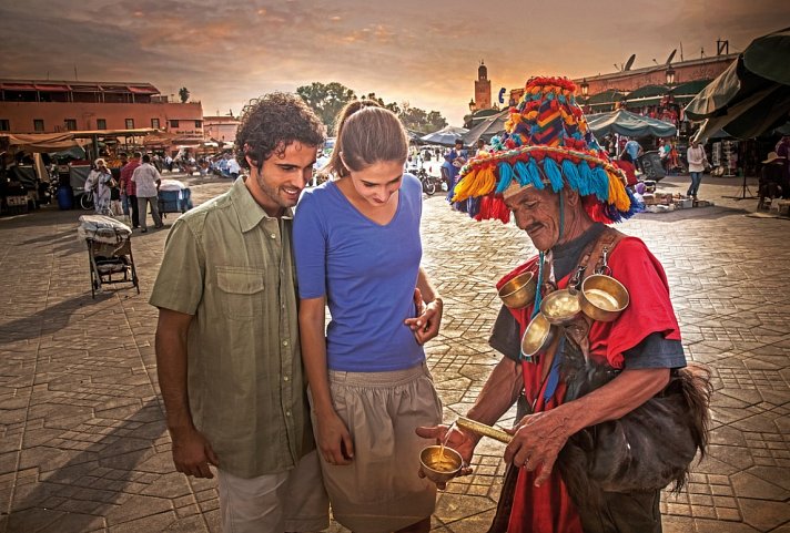 Marokkos Schätze - Küstenkultur, Marrakesch und die unendliche Weite der Wüste - Djemaa el Fna - Marrakesch
