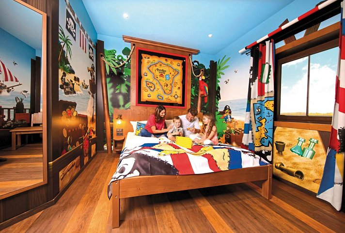 LEGOLAND® Feriendorf - Wohnbeispiel Pirateninsel-Zimmer (Zimmercodierung RE2)