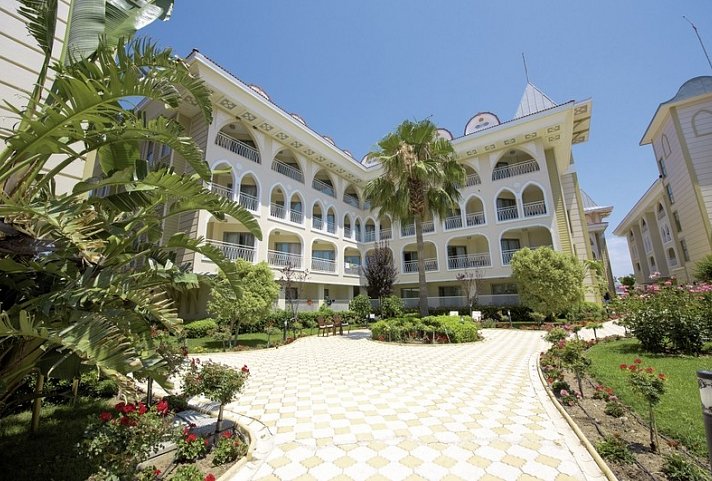 Side Star Resort